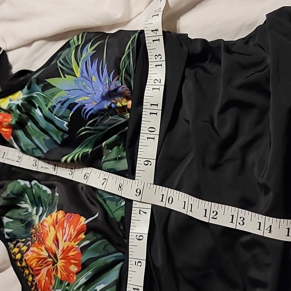 NWT Mesh Detail V Neck Support Bra back Clasp Ruched Slimming Modest swim suit - Picture 10 of 16